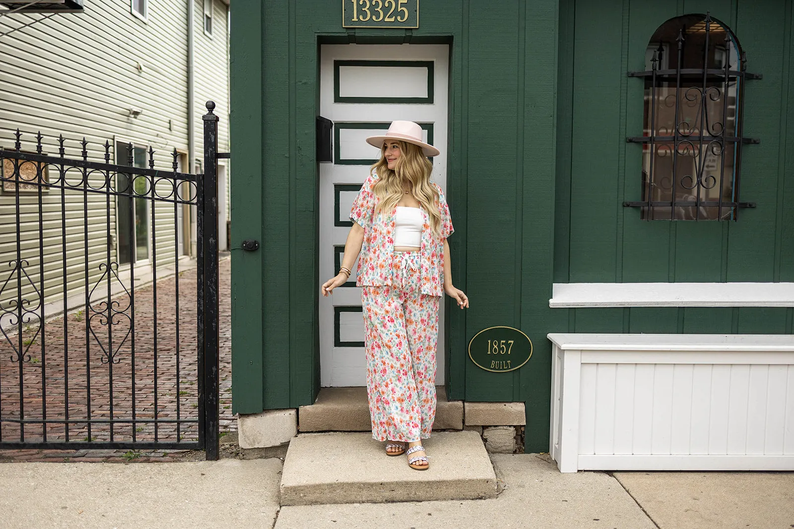 hattie pants in ivory floral