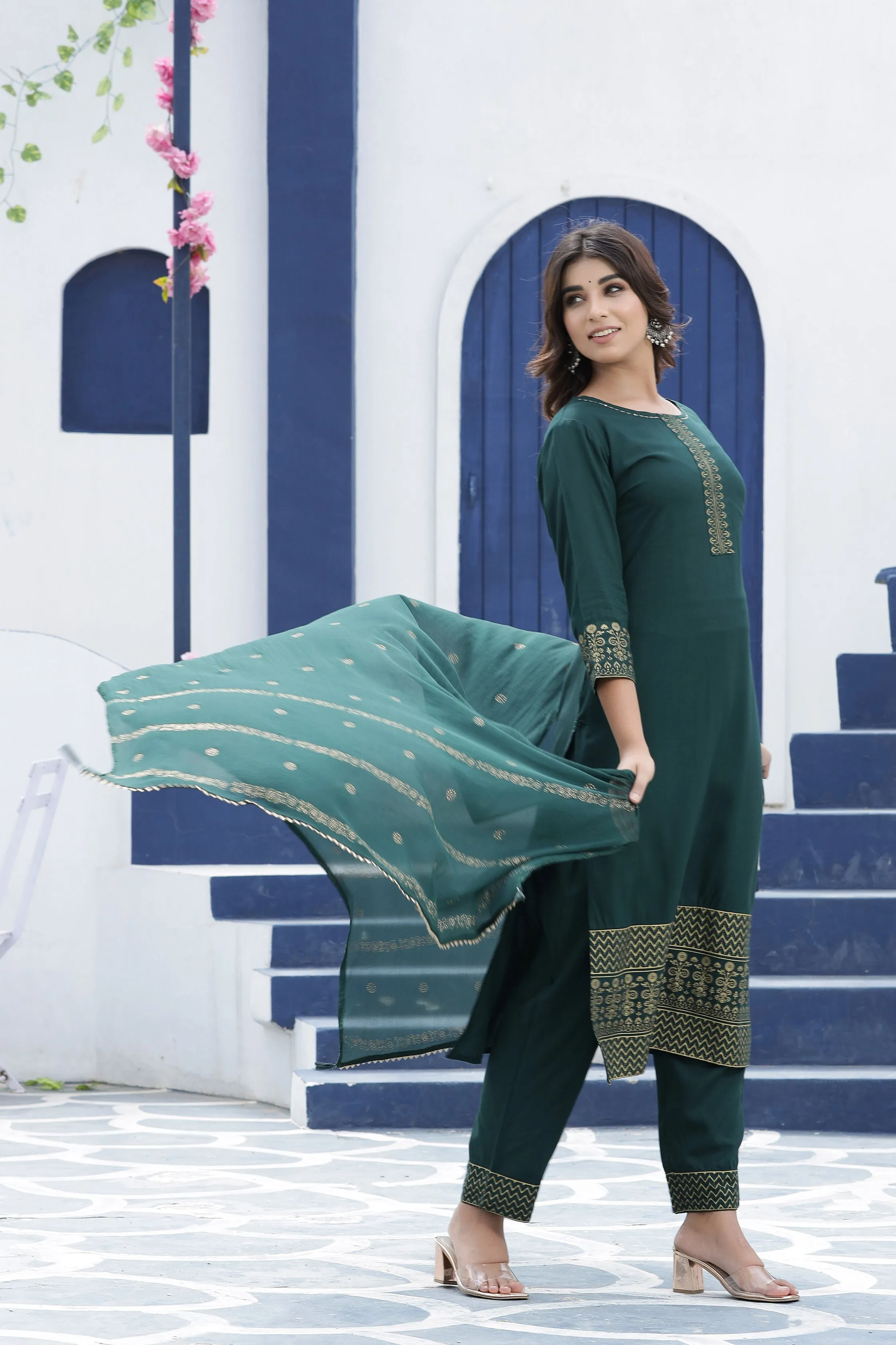 Women Green Solid Dupatta Set